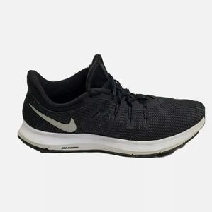 Nike Quest Womens Black White Low Top Shoes